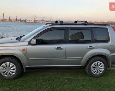 Серый Ниссан ИксТрейл, объемом двигателя 2.5 л и пробегом 193 тыс. км за 6500 $, фото 5 на Automoto.ua