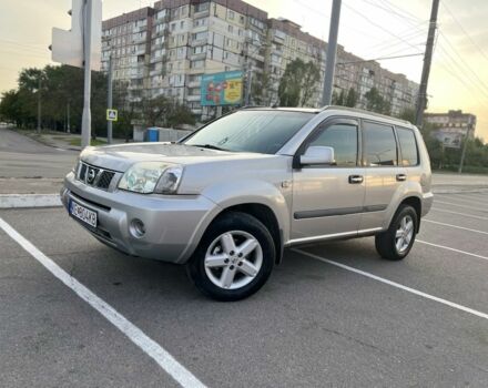Сірий Ніссан ІксТрейл, об'ємом двигуна 2.2 л та пробігом 200 тис. км за 3650 $, фото 3 на Automoto.ua