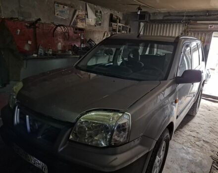 Серый Ниссан ИксТрейл, объемом двигателя 2.2 л и пробегом 250 тыс. км за 3800 $, фото 1 на Automoto.ua