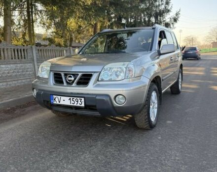 Серый Ниссан ИксТрейл, объемом двигателя 2 л и пробегом 333 тыс. км за 2999 $, фото 7 на Automoto.ua
