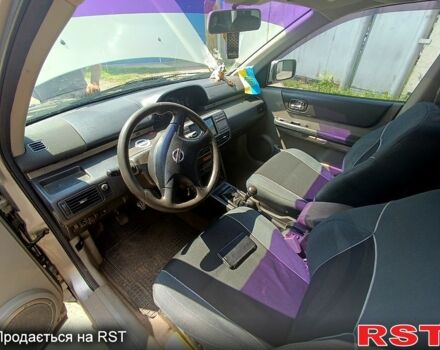 Серый Ниссан ИксТрейл, объемом двигателя 2 л и пробегом 275 тыс. км за 6300 $, фото 8 на Automoto.ua