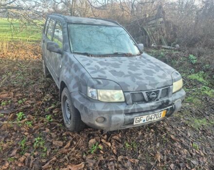 Сірий Ніссан ІксТрейл, об'ємом двигуна 0 л та пробігом 357 тис. км за 71 $, фото 2 на Automoto.ua