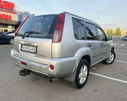 Сірий Ніссан ІксТрейл, об'ємом двигуна 2.2 л та пробігом 200 тис. км за 3650 $, фото 4 на Automoto.ua
