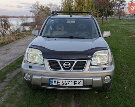 Серый Ниссан ИксТрейл, объемом двигателя 2.5 л и пробегом 193 тыс. км за 6500 $, фото 2 на Automoto.ua