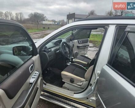 Серый Ниссан ИксТрейл, объемом двигателя 2.5 л и пробегом 450 тыс. км за 7000 $, фото 11 на Automoto.ua