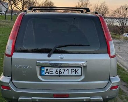 Серый Ниссан ИксТрейл, объемом двигателя 2.5 л и пробегом 193 тыс. км за 6500 $, фото 4 на Automoto.ua