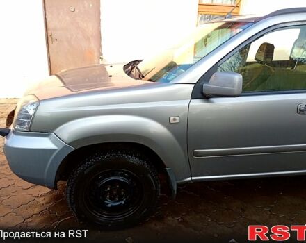 Сірий Ніссан ІксТрейл, об'ємом двигуна 2.5 л та пробігом 240 тис. км за 5800 $, фото 1 на Automoto.ua