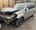 Серый Ниссан ИксТрейл, объемом двигателя 2 л и пробегом 280 тыс. км за 3500 $, фото 3 на Automoto.ua