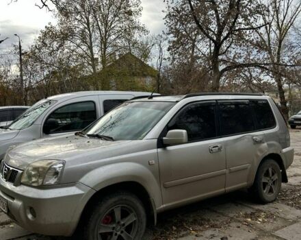 Серый Ниссан ИксТрейл, объемом двигателя 2.2 л и пробегом 308 тыс. км за 1500 $, фото 1 на Automoto.ua