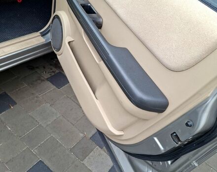 Серый Ниссан ИксТрейл, объемом двигателя 2.5 л и пробегом 286 тыс. км за 5800 $, фото 3 на Automoto.ua