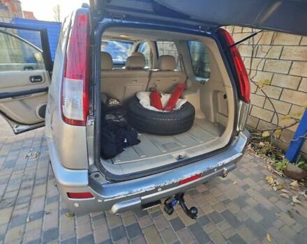 Сірий Ніссан ІксТрейл, об'ємом двигуна 2 л та пробігом 320 тис. км за 5500 $, фото 13 на Automoto.ua