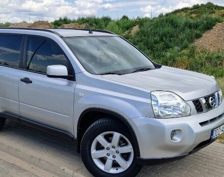 Серый Ниссан ИксТрейл, объемом двигателя 2 л и пробегом 1 тыс. км за 2267 $, фото 2 на Automoto.ua