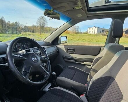 Серый Ниссан ИксТрейл, объемом двигателя 2 л и пробегом 223 тыс. км за 2200 $, фото 7 на Automoto.ua