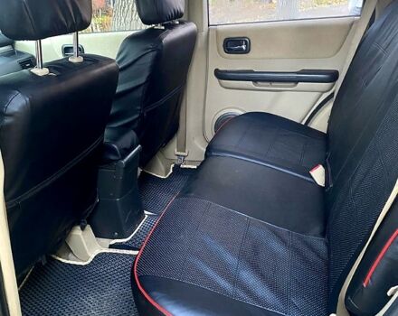 Серый Ниссан ИксТрейл, объемом двигателя 2 л и пробегом 251 тыс. км за 5600 $, фото 6 на Automoto.ua