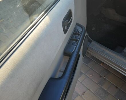 Серый Ниссан ИксТрейл, объемом двигателя 2 л и пробегом 320 тыс. км за 5500 $, фото 5 на Automoto.ua