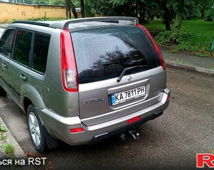 Серый Ниссан ИксТрейл, объемом двигателя 2.2 л и пробегом 393 тыс. км за 6300 $, фото 5 на Automoto.ua