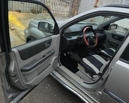 Сірий Ніссан ІксТрейл, об'ємом двигуна 2.2 л та пробігом 314 тис. км за 4500 $, фото 4 на Automoto.ua