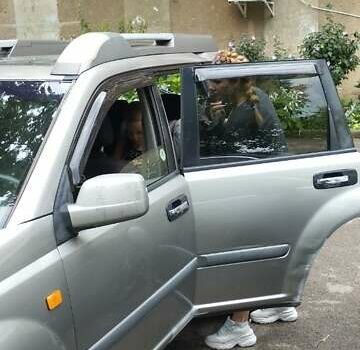 Сірий Ніссан ІксТрейл, об'ємом двигуна 2.2 л та пробігом 456 тис. км за 3100 $, фото 2 на Automoto.ua