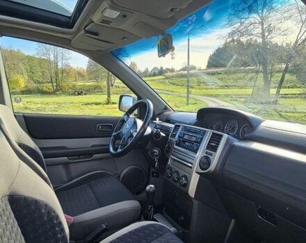 Серый Ниссан ИксТрейл, объемом двигателя 2 л и пробегом 223 тыс. км за 2200 $, фото 5 на Automoto.ua