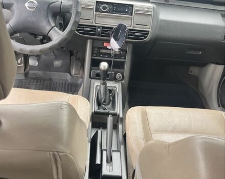 Серый Ниссан ИксТрейл, объемом двигателя 2 л и пробегом 420 тыс. км за 4000 $, фото 7 на Automoto.ua