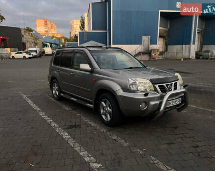 Серый Ниссан ИксТрейл, объемом двигателя 2.5 л и пробегом 320 тыс. км за 4800 $, фото 1 на Automoto.ua