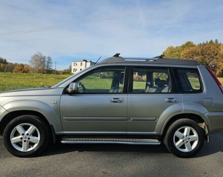 Серый Ниссан ИксТрейл, объемом двигателя 2 л и пробегом 223 тыс. км за 2200 $, фото 1 на Automoto.ua