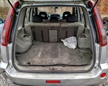 Серый Ниссан ИксТрейл, объемом двигателя 2.2 л и пробегом 370 тыс. км за 3300 $, фото 3 на Automoto.ua