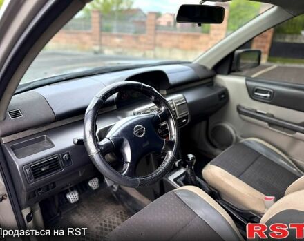 Серый Ниссан ИксТрейл, объемом двигателя 2.2 л и пробегом 393 тыс. км за 6300 $, фото 3 на Automoto.ua