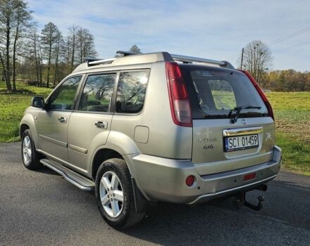 Серый Ниссан ИксТрейл, объемом двигателя 2 л и пробегом 223 тыс. км за 2200 $, фото 2 на Automoto.ua