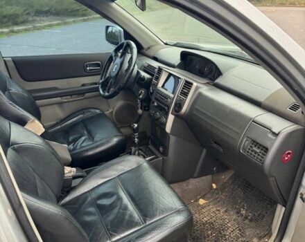 Сірий Ніссан ІксТрейл, об'ємом двигуна 2.2 л та пробігом 280 тис. км за 2950 $, фото 5 на Automoto.ua