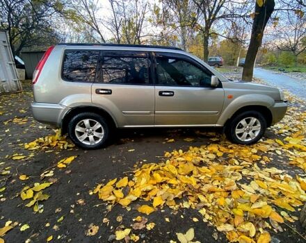 Серый Ниссан ИксТрейл, объемом двигателя 2 л и пробегом 251 тыс. км за 5600 $, фото 7 на Automoto.ua