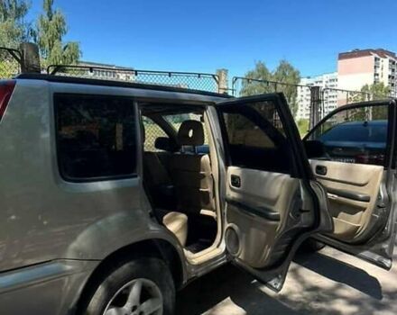 Серый Ниссан ИксТрейл, объемом двигателя 2.2 л и пробегом 281 тыс. км за 6500 $, фото 3 на Automoto.ua