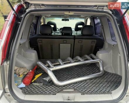 Серый Ниссан ИксТрейл, объемом двигателя 2.5 л и пробегом 265 тыс. км за 6000 $, фото 24 на Automoto.ua