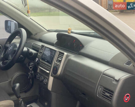 Серый Ниссан ИксТрейл, объемом двигателя 2 л и пробегом 246 тыс. км за 4499 $, фото 9 на Automoto.ua