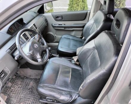 Серый Ниссан ИксТрейл, объемом двигателя 2.2 л и пробегом 309 тыс. км за 3700 $, фото 5 на Automoto.ua