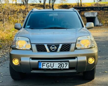 Серый Ниссан ИксТрейл, объемом двигателя 2.2 л и пробегом 270 тыс. км за 3750 $, фото 1 на Automoto.ua