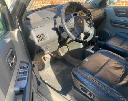 Сірий Ніссан ІксТрейл, об'ємом двигуна 2.2 л та пробігом 220 тис. км за 4100 $, фото 9 на Automoto.ua