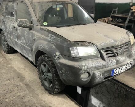 Серый Ниссан ИксТрейл, объемом двигателя 2.2 л и пробегом 220 тыс. км за 2800 $, фото 1 на Automoto.ua