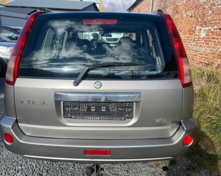 Сірий Ніссан ІксТрейл, об'ємом двигуна 2.2 л та пробігом 220 тис. км за 4100 $, фото 4 на Automoto.ua