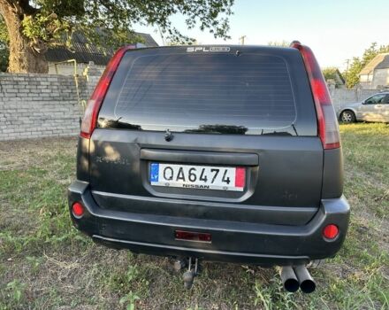 Серый Ниссан ИксТрейл, объемом двигателя 2.2 л и пробегом 350 тыс. км за 3999 $, фото 3 на Automoto.ua