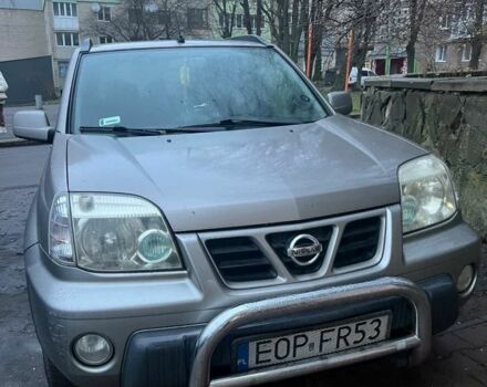 Сірий Ніссан ІксТрейл, об'ємом двигуна 2.2 л та пробігом 300 тис. км за 3799 $, фото 1 на Automoto.ua