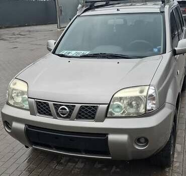 Сірий Ніссан ІксТрейл, об'ємом двигуна 2.2 л та пробігом 327 тис. км за 3071 $, фото 7 на Automoto.ua