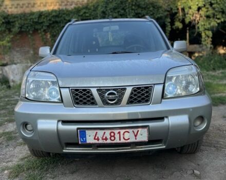 Сірий Ніссан ІксТрейл, об'ємом двигуна 0 л та пробігом 200 тис. км за 3000 $, фото 1 на Automoto.ua
