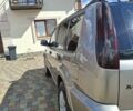 Сірий Ніссан ІксТрейл, об'ємом двигуна 2 л та пробігом 270 тис. км за 8599 $, фото 4 на Automoto.ua