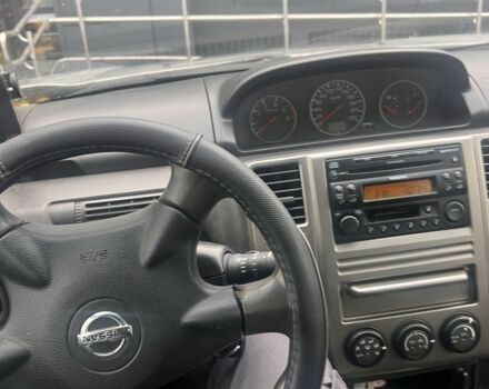 Серый Ниссан ИксТрейл, объемом двигателя 2.2 л и пробегом 270 тыс. км за 4200 $, фото 3 на Automoto.ua