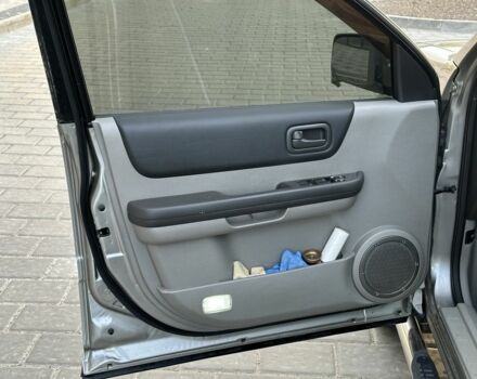 Серый Ниссан ИксТрейл, объемом двигателя 2 л и пробегом 160 тыс. км за 7000 $, фото 19 на Automoto.ua