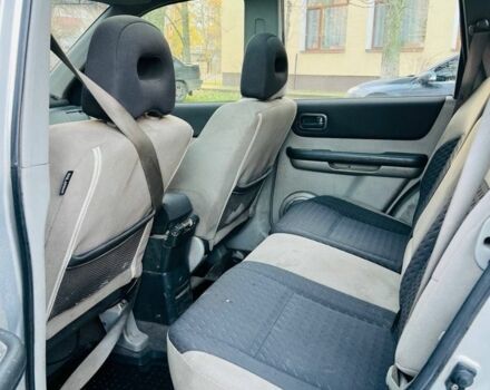 Серый Ниссан ИксТрейл, объемом двигателя 2.2 л и пробегом 100 тыс. км за 3450 $, фото 8 на Automoto.ua