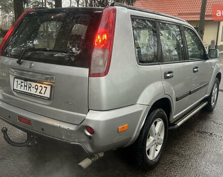 Серый Ниссан ИксТрейл, объемом двигателя 2.2 л и пробегом 323 тыс. км за 4000 $, фото 1 на Automoto.ua