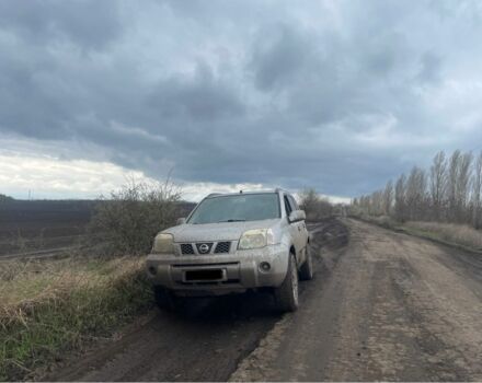 Серый Ниссан ИксТрейл, объемом двигателя 2.2 л и пробегом 280 тыс. км за 2500 $, фото 2 на Automoto.ua