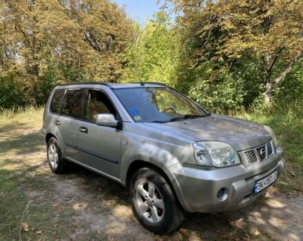 Сірий Ніссан ІксТрейл, об'ємом двигуна 2.2 л та пробігом 250 тис. км за 2800 $, фото 7 на Automoto.ua